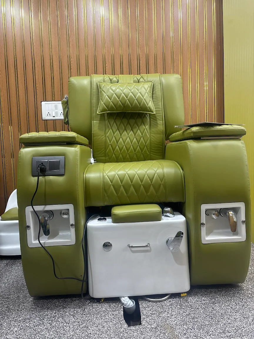 Ziva Spa offers body massage in Siliguri, full body massage, Thai massage, deep tissue massage, couple massage, and relaxation therapies for men and women.